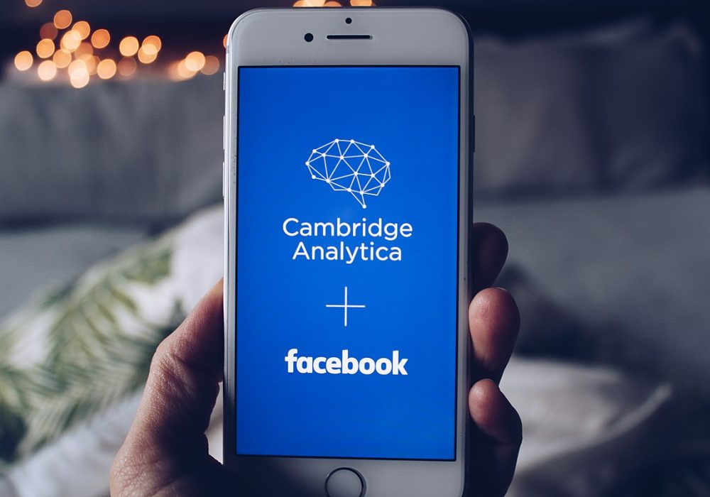 FB劍橋分析事件，社群媒體平台壟權的警示燈